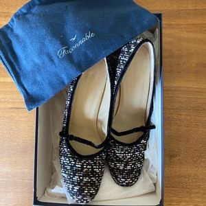 Black and Cream Fabric Pump